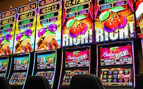 Tabel pembayaran mesin arcade dengan nilai simbol